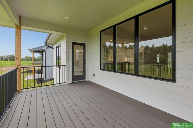 12383 Windsor Drive, Papillion, NE 68046