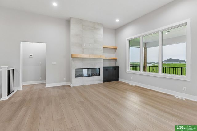 12383 Windsor Drive, Papillion, NE 68046