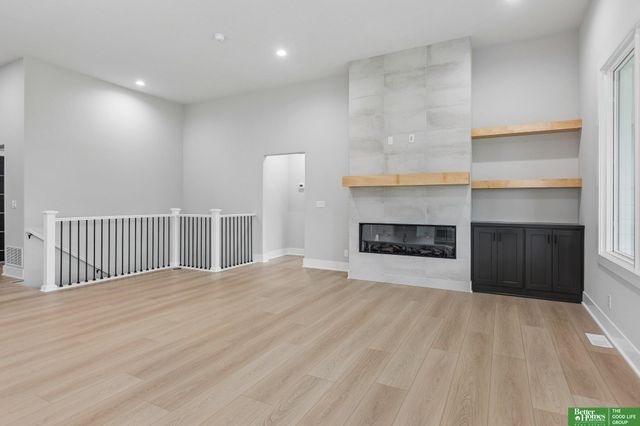 12383 Windsor Drive, Papillion, NE 68046