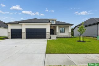 12383 Windsor Drive, Papillion, NE 68046