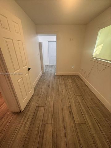 8935 SW 38th St, Miami, FL 33165