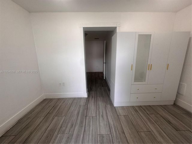 8935 SW 38th St, Miami, FL 33165