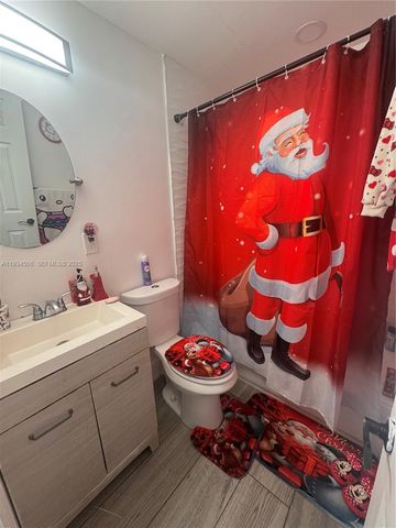 8935 SW 38th St, Miami, FL 33165