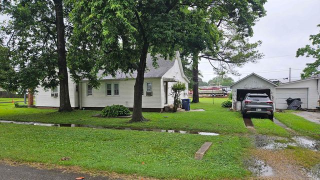 121 W 5th Street, Rector, AR 72461