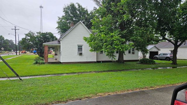 121 W 5th Street, Rector, AR 72461