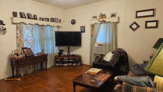 121 W 5th Street, Rector, AR 72461