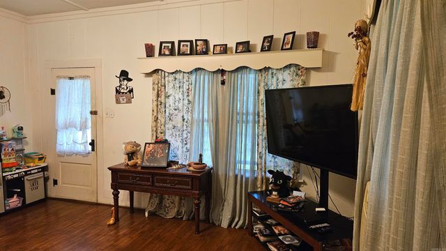 121 W 5th Street, Rector, AR 72461