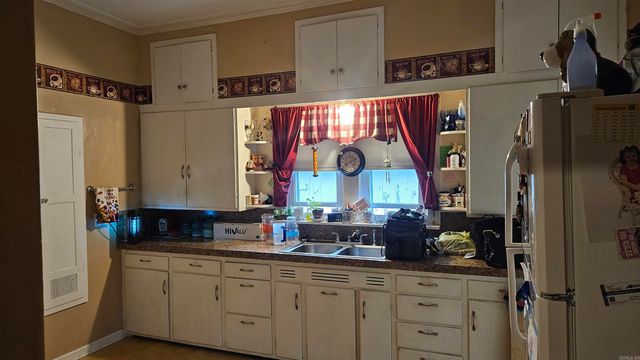 121 W 5th Street, Rector, AR 72461