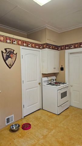 121 W 5th Street, Rector, AR 72461