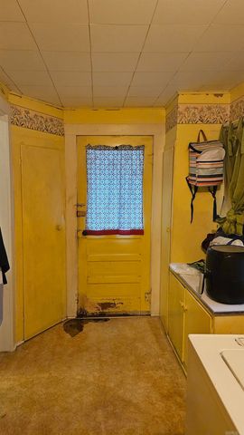 121 W 5th Street, Rector, AR 72461