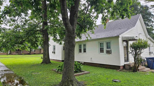 121 W 5th Street, Rector, AR 72461