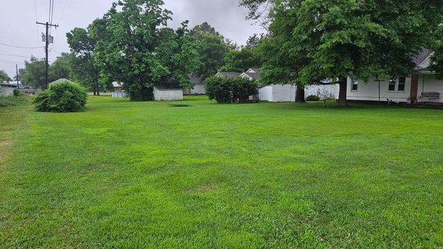 121 W 5th Street, Rector, AR 72461