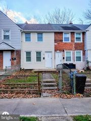 1224 CLOVER LN, Chester, PA 19013
