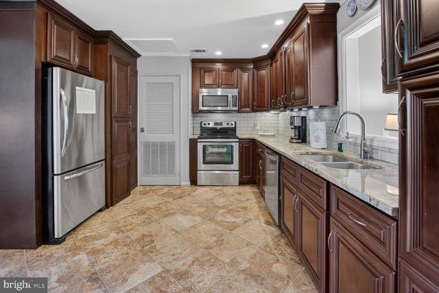 613 CHARLES ST, Frederick, MD 21701