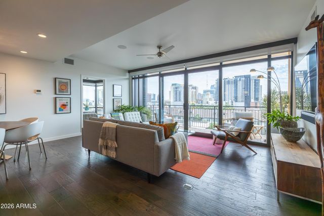 200 W PORTLAND Street 827, Phoenix, AZ 85003