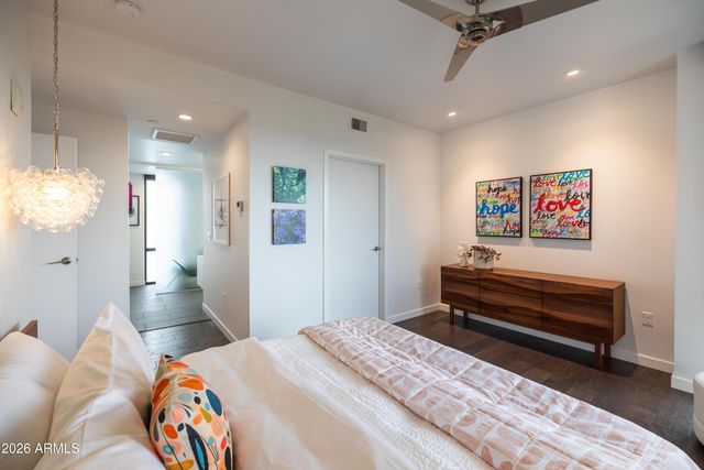 200 W PORTLAND Street 827, Phoenix, AZ 85003