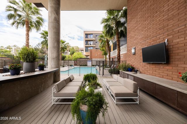200 W PORTLAND Street 827, Phoenix, AZ 85003