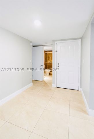 120 SW 96th Ter 104, Plantation, FL 33324
