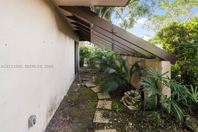120 SW 96th Ter 104, Plantation, FL 33324