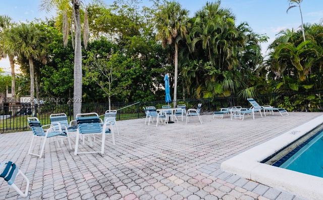 120 SW 96th Ter 104, Plantation, FL 33324