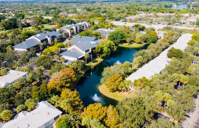 120 SW 96th Ter 104, Plantation, FL 33324
