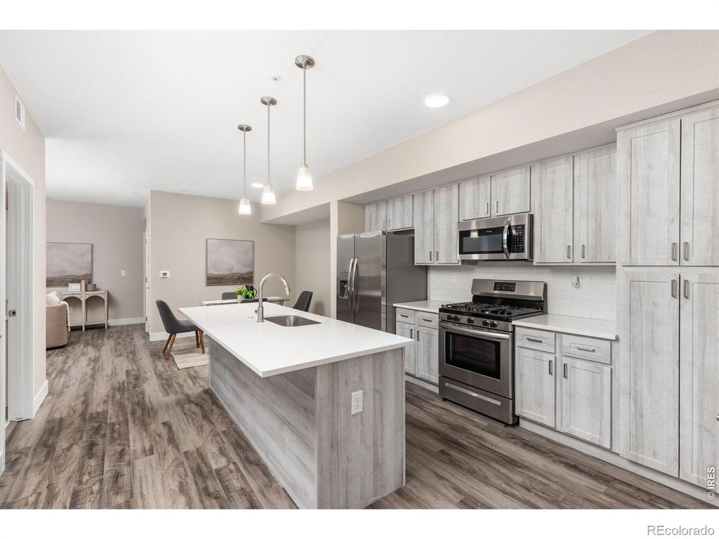 270 S Cherrywood Drive 202, Lafayette, CO 80026
