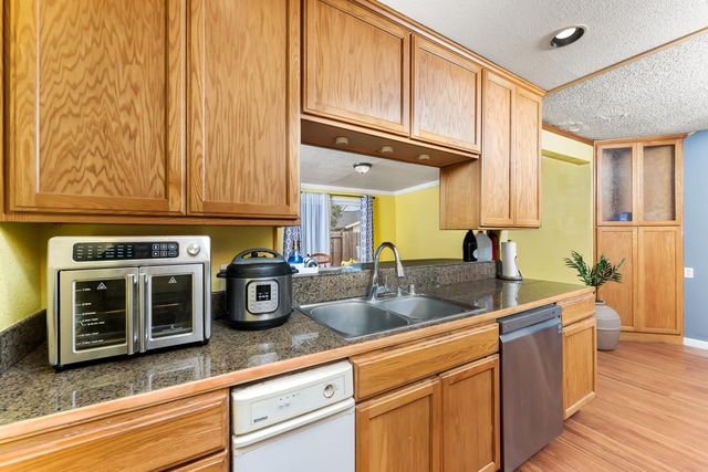 4061 Cornelia Way, North Highlands, CA 95660