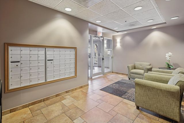 5340 N Lowell Avenue 301, Chicago, IL 60630