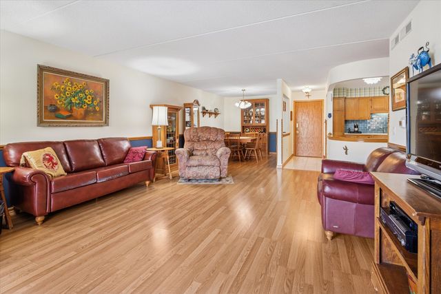 5340 N Lowell Avenue 301, Chicago, IL 60630