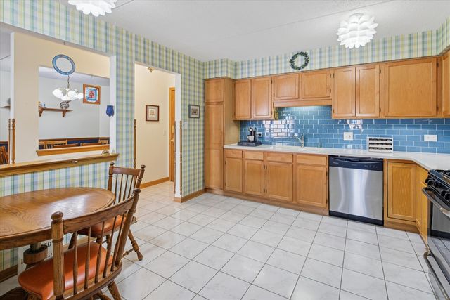 5340 N Lowell Avenue 301, Chicago, IL 60630