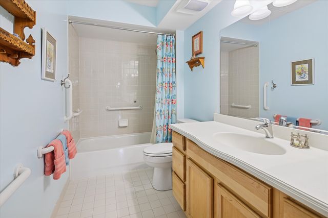 5340 N Lowell Avenue 301, Chicago, IL 60630