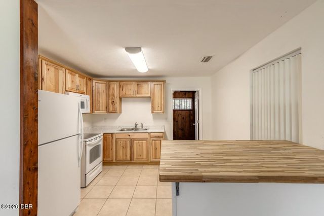 1584 Valencia Avenue, Daytona Beach, FL 32117