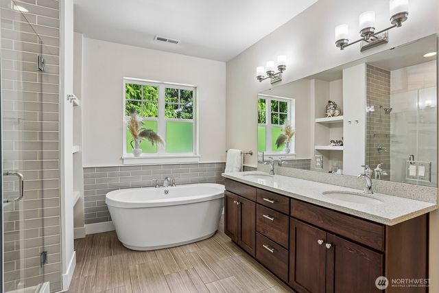 18235 NE 196th Court, Woodinville, WA 98077