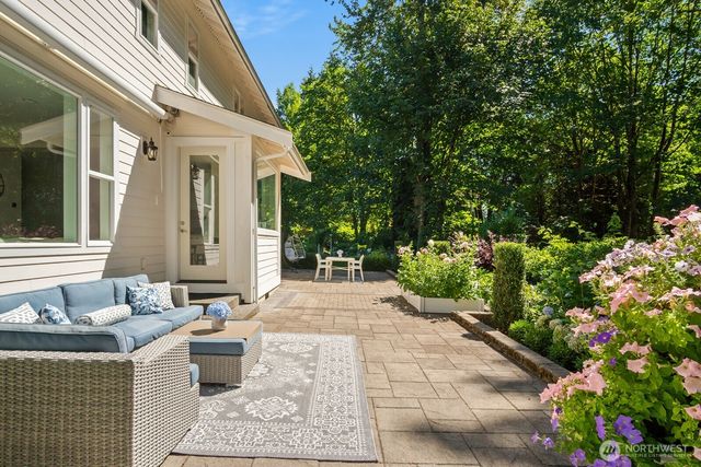 18235 NE 196th Court, Woodinville, WA 98077