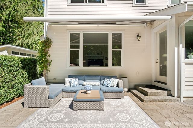 18235 NE 196th Court, Woodinville, WA 98077