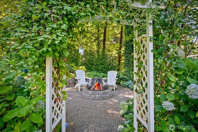 18235 NE 196th Court, Woodinville, WA 98077