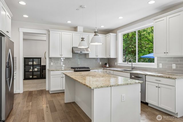 18235 NE 196th Court, Woodinville, WA 98077