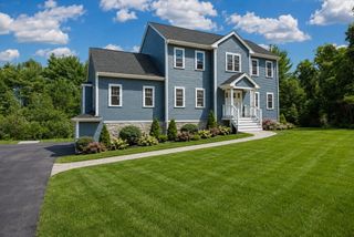 4 Sherwood Lane, Lakeville, MA 02347
