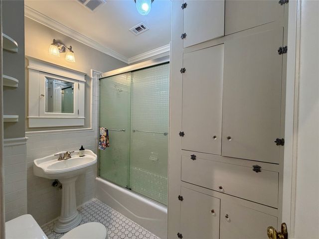 4527 Worth Street, Dallas, TX 75246