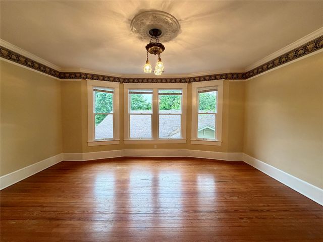 4527 Worth Street, Dallas, TX 75246