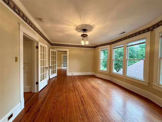 4527 Worth Street, Dallas, TX 75246