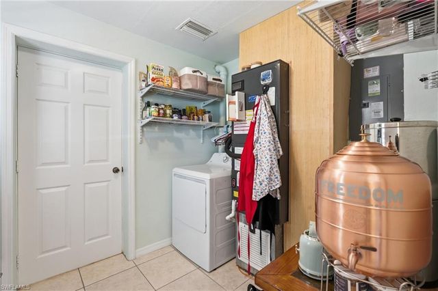 1842 Grove AVE, Fort Myers, FL 33901