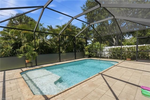 1842 Grove AVE, Fort Myers, FL 33901
