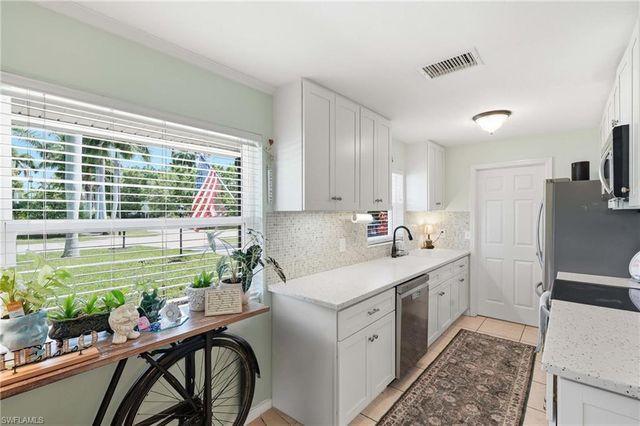 1842 Grove AVE, Fort Myers, FL 33901