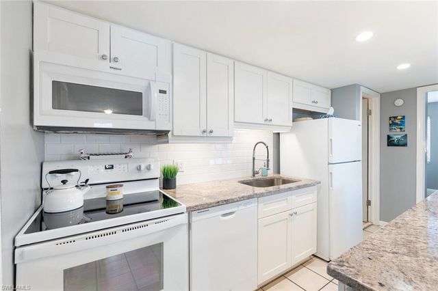 240 Palm DR 48-1, Naples, FL 34112