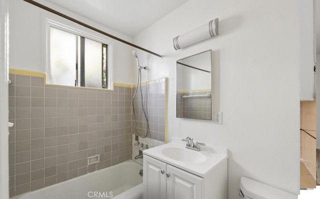1136 Linden Avenue, Long Beach, CA 90813