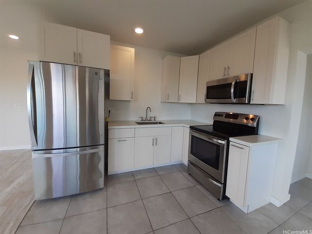 1915 Kalihi Street Bottom, Honolulu, HI 96819