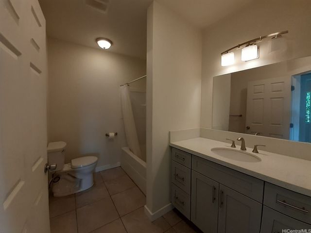 1915 Kalihi Street Bottom, Honolulu, HI 96819