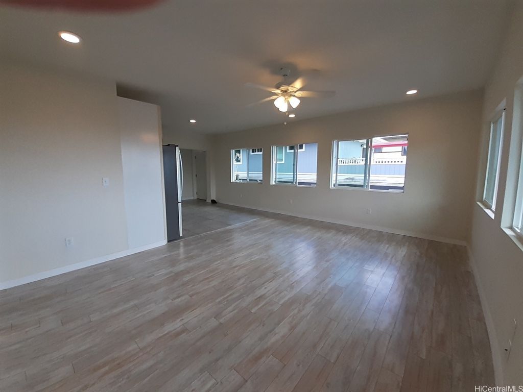 1915 Kalihi Street Bottom, Honolulu, HI 96819