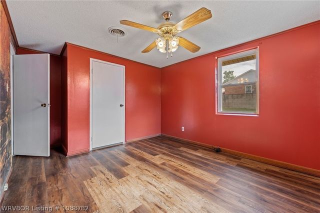 604 Cartwright Street, Van Buren, AR 72956